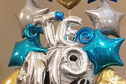 Ramos de rosas con globos